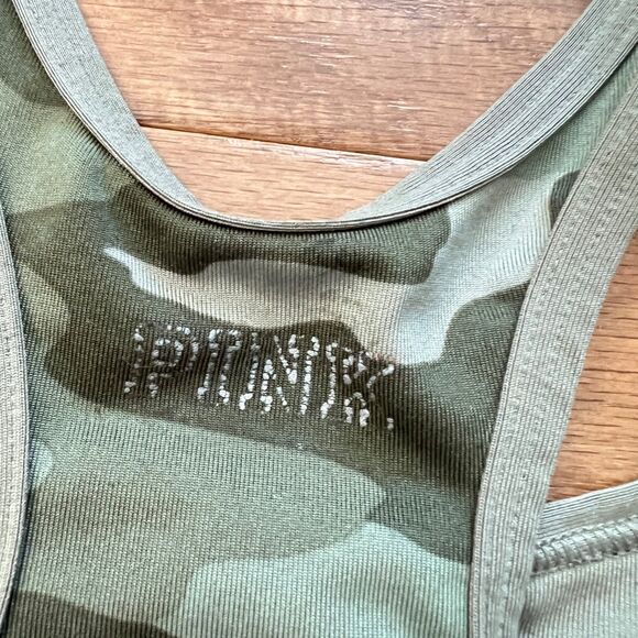 PINK Ultimate Victoria's Secret Sports Bra Size XS Camo Green Ultimate Unlined - Picture 5 of 7